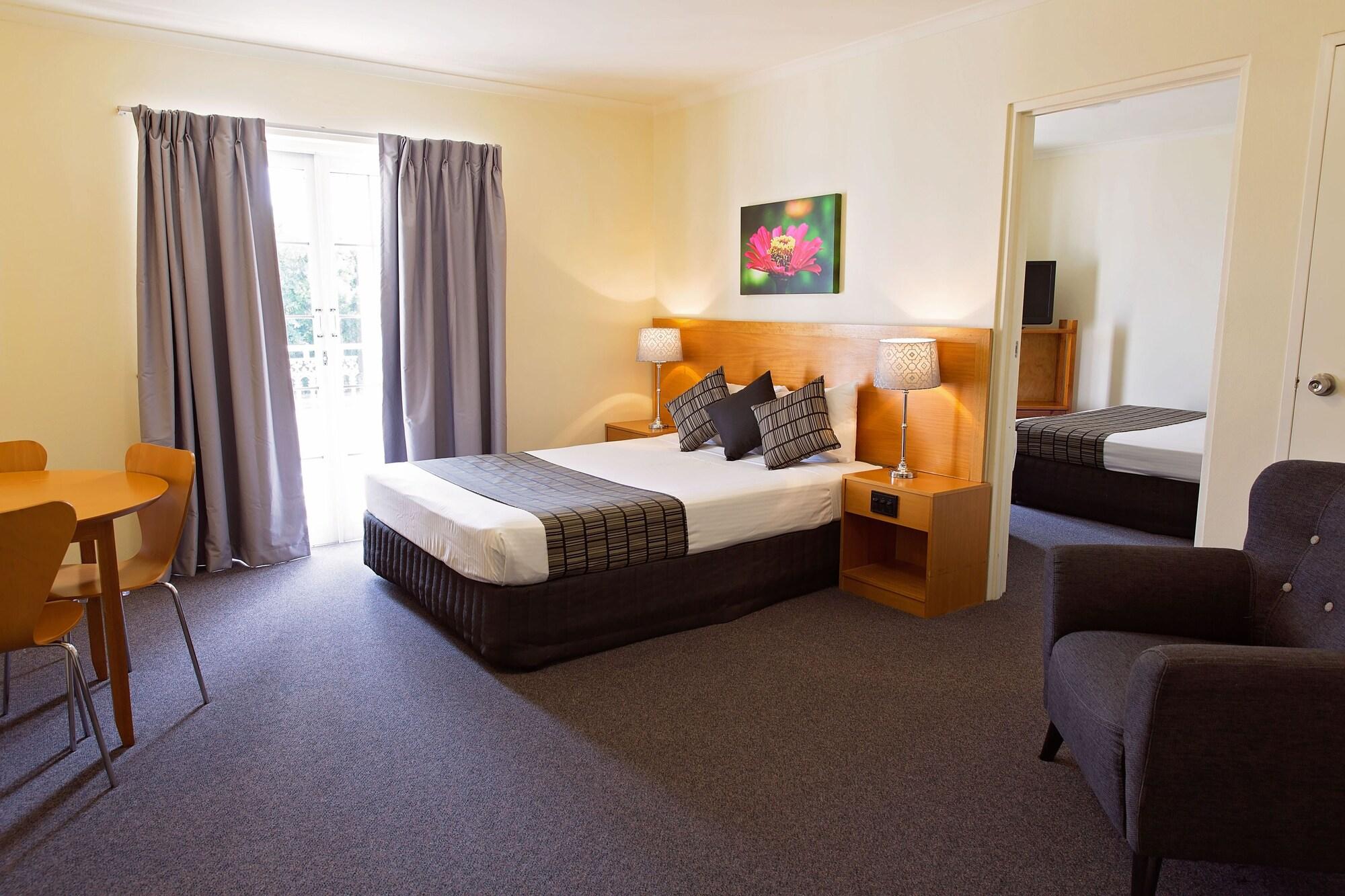 מקיי White Lace Motor Inn מראה חיצוני תמונה