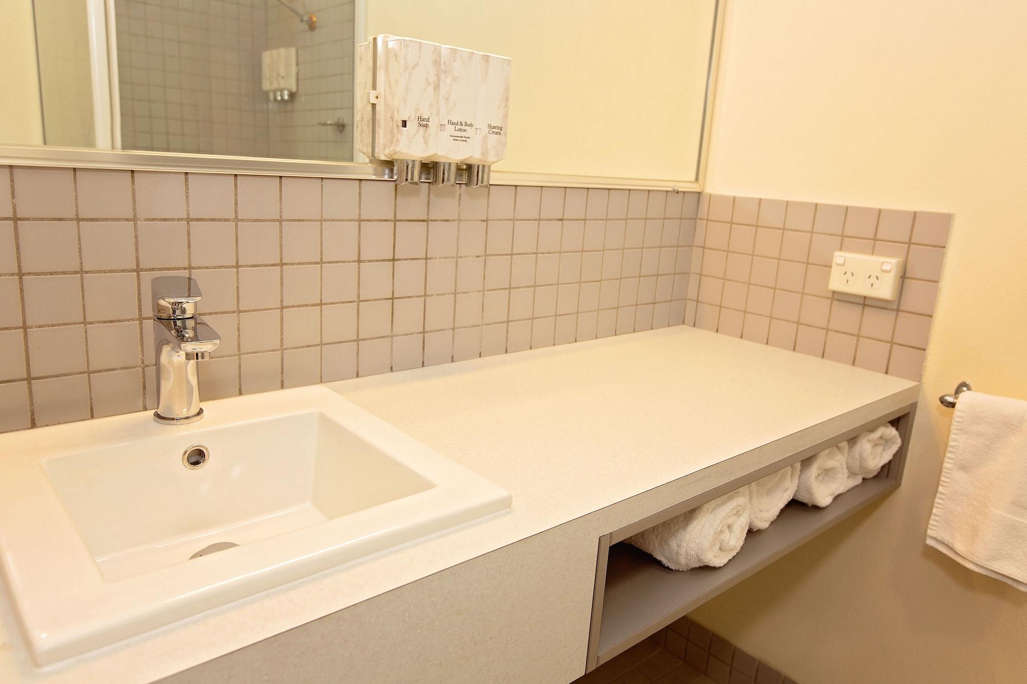 מקיי White Lace Motor Inn מראה חיצוני תמונה
